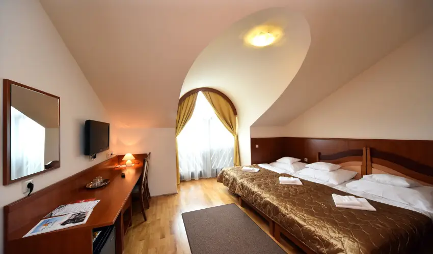 Hotel Kum�nia Kis�jsz�ll�s - Kedvezm�nyes kikapcsol�d�s (min. 2 �j)