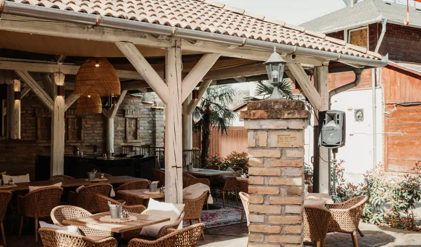 La Riva Hotel Si�fok - Kedvezm�nyes �r csal�dok r�sz�reak f�lpanzi�s ell�t�ssal (1 �jt�l)