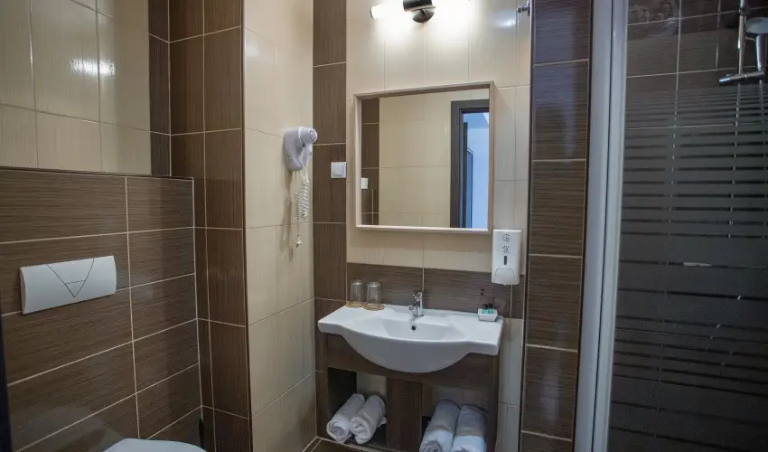 La Riva Hotel Si�fok - Kedvezm�nyes �r csal�dok r�sz�reak f�lpanzi�s ell�t�ssal (1 �jt�l)