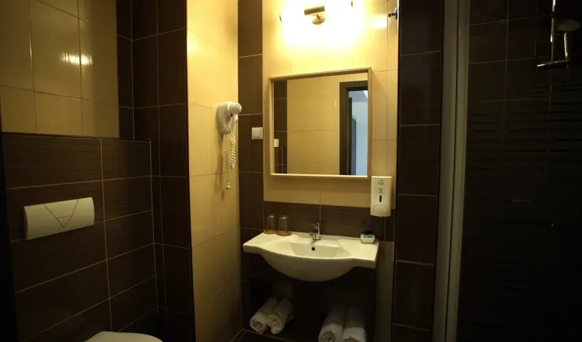 La Riva Hotel Si�fok - Kedvezm�nyes �r csal�dok r�sz�reak f�lpanzi�s ell�t�ssal (1 �jt�l)