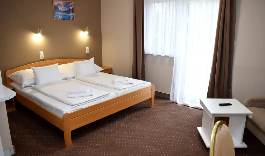L�dia Hotel Hark�ny Hark�ny - Kedvezm�nyes �r csal�dok r�sz�reak reggelis ell�t�ssal (min. 2 �j)
