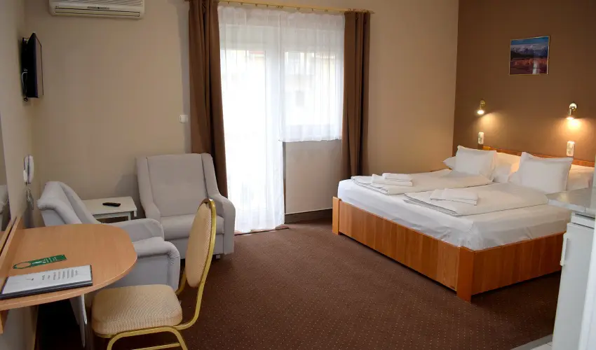 L�dia Hotel Hark�ny Hark�ny - Kedvezm�nyes �r csal�dok r�sz�reak reggelis ell�t�ssal (min. 2 �j)