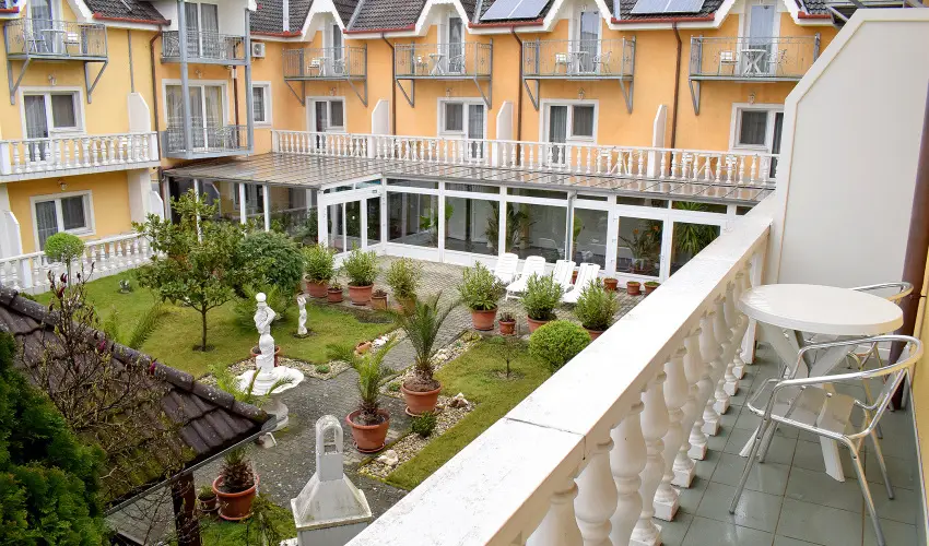 L�dia Hotel Hark�ny Hark�ny - Kedvezm�nyes �r csal�dok r�sz�reak reggelis ell�t�ssal (min. 2 �j)