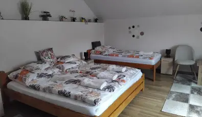 Lilla Apartmanh�zak Szilv�sv�rad