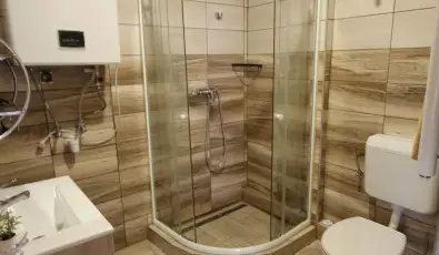 Lilla Apartmanh�zak Szilv�sv�rad
