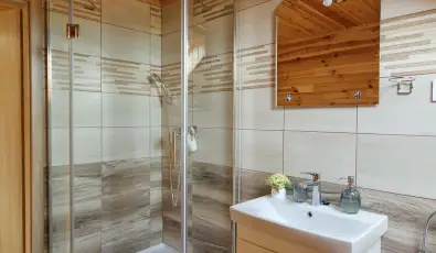 Lilla Apartmanh�zak Szilv�sv�rad