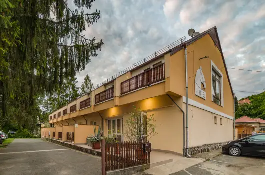 Lipicai Hotel - Kedvezm�nyes �r csal�dok r�sz�reak (1 �jt�l)