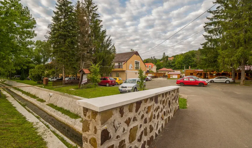 Lipicai Hotel Szilvsvrad - Kedvezmnyes r csaldok rszreak reggelis elltssal (1 jtl)