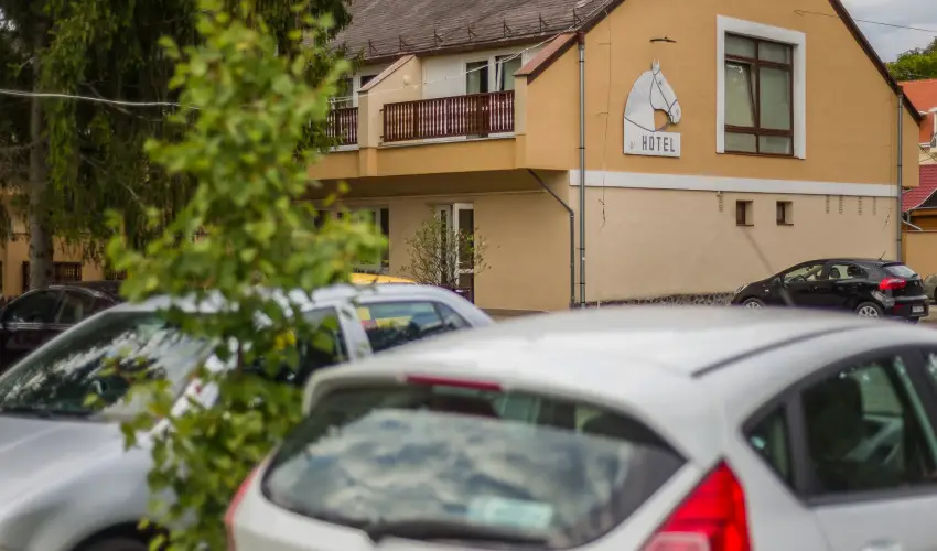 Lipicai Hotel Szilvsvrad - Kedvezmnyes r csaldok rszreak reggelis elltssal (1 jtl)