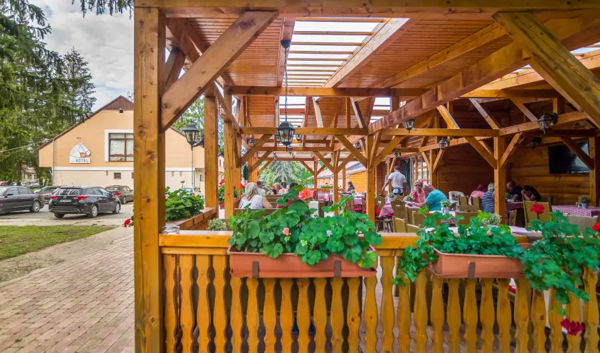 Lipicai Hotel Szilvsvrad - Kedvezmnyes r csaldok rszreak reggelis elltssal (1 jtl)