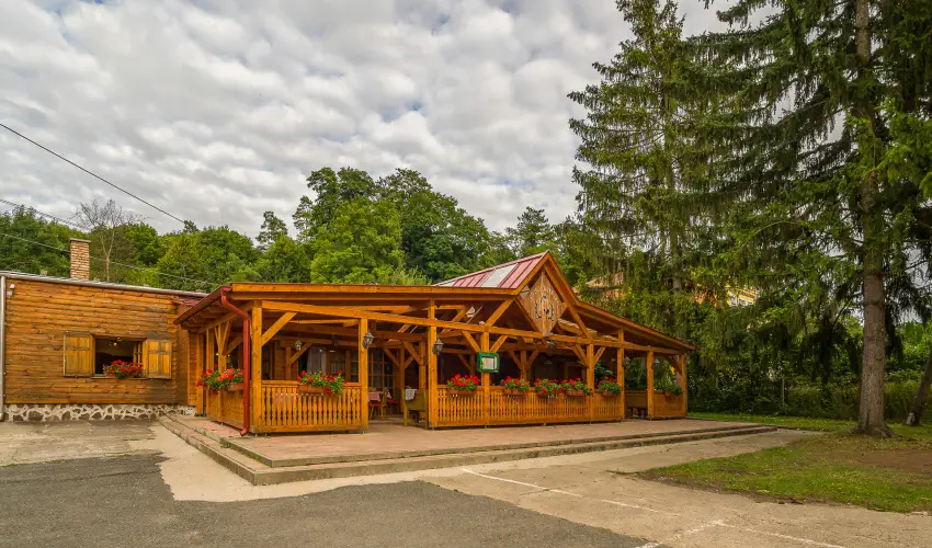 Lipicai Hotel Szilvsvrad - Kedvezmnyes r csaldok rszreak reggelis elltssal (1 jtl)