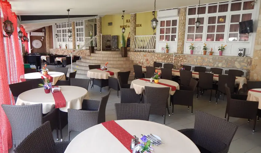 Major Panzi & tterem Hajdszoboszl - Kedvezmnyes r csaldok rszreak reggelis elltssal (1 jtl)