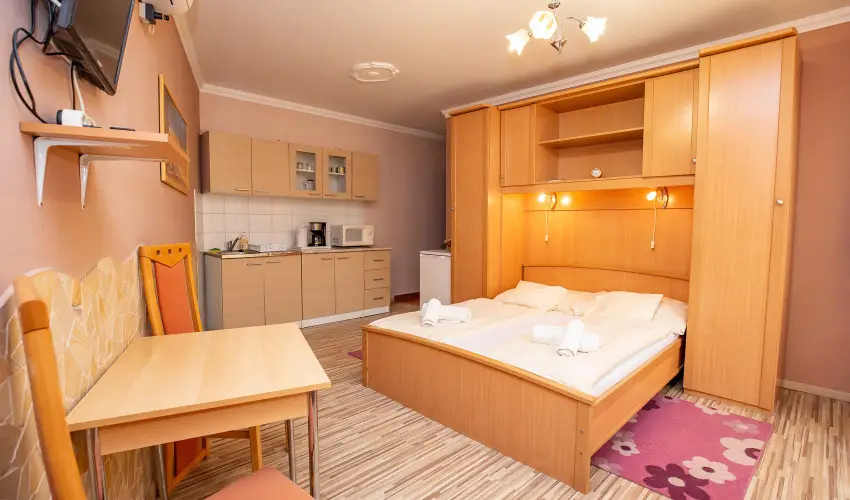 Major Panzi & tterem Hajdszoboszl - Kedvezmnyes r csaldok rszreak reggelis elltssal (1 jtl)