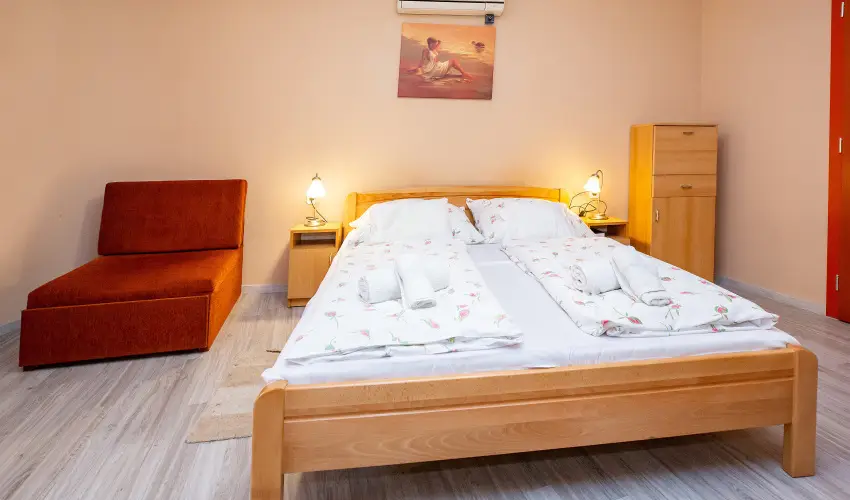 Major Panzi & tterem Hajdszoboszl - Kedvezmnyes r csaldok rszreak reggelis elltssal (1 jtl)