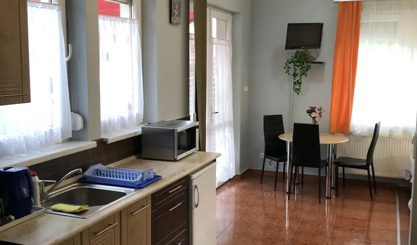 Major Panzi & tterem Hajdszoboszl - Kedvezmnyes r csaldok rszreak reggelis elltssal (1 jtl)