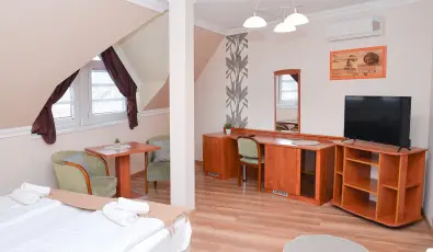 Major Panzi� & �tterem Hajd�szoboszl�