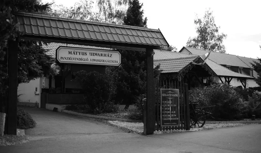 Mtyus Udvarhz Kengyel Fogad Eger - Kedvezmnyes r csaldok rszreak reggelivel (1 jtl)