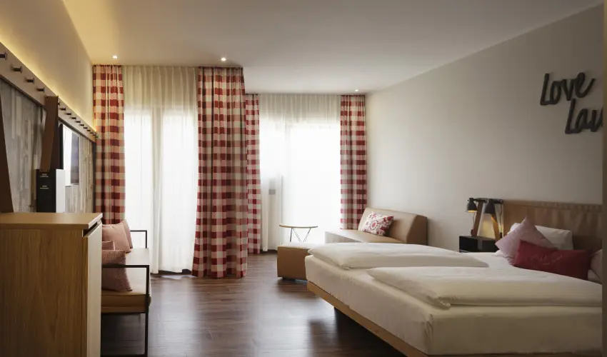 Mjus Resort & Thermal Park K�rmend - MJUS �lm�nyek f�lpanzi�val (1 �jt�l)