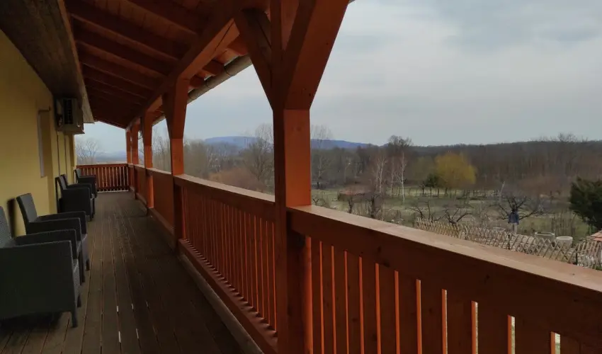 Montana Vend�gh�z Balatonederics - Kedvezm�nyes �r csal�dok r�sz�reak (1 �jt�l)