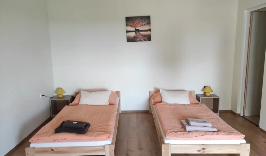 Montana Vend�gh�z Balatonederics - Kedvezm�nyes �r csal�dok r�sz�reak (1 �jt�l)