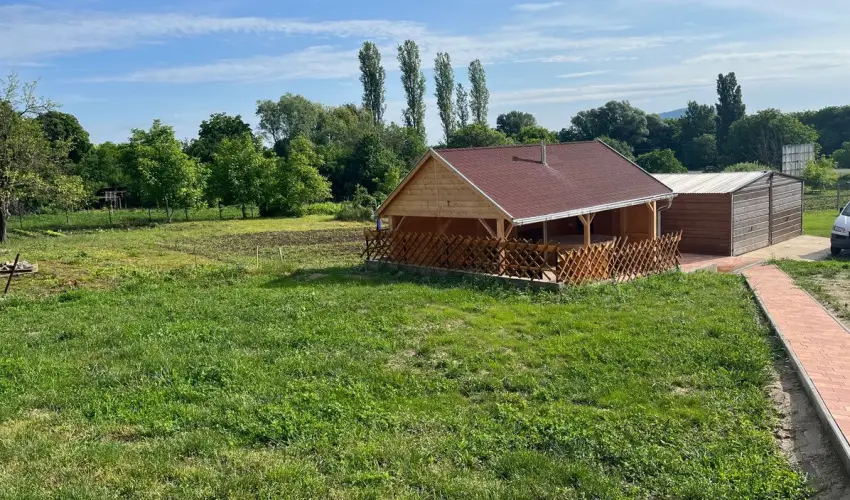 Montana Vend�gh�z Balatonederics - Kedvezm�nyes �r csal�dok r�sz�reak (1 �jt�l)