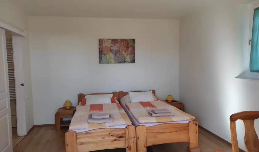 Montana Vend�gh�z Balatonederics - Kedvezm�nyes �r csal�dok r�sz�reak (1 �jt�l)