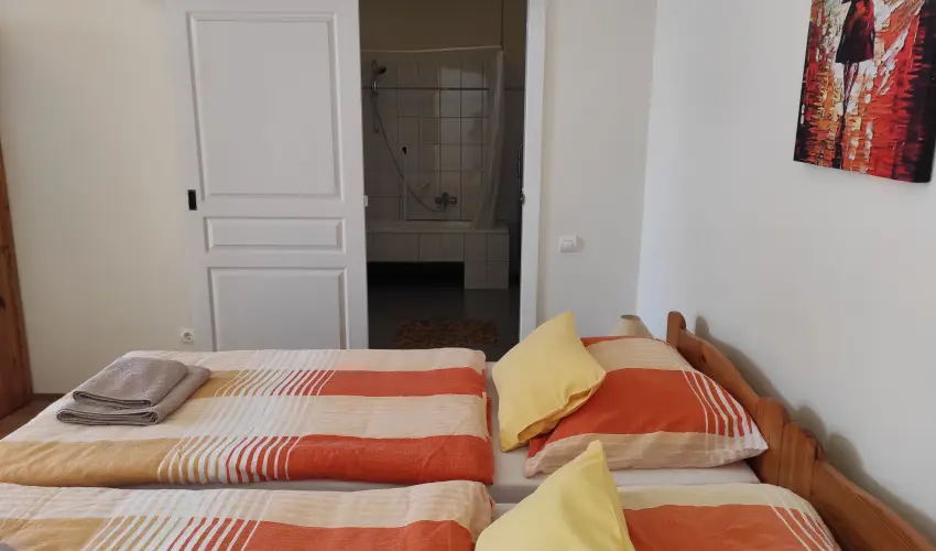 Montana Vend�gh�z Balatonederics - Kedvezm�nyes �r csal�dok r�sz�reak (1 �jt�l)