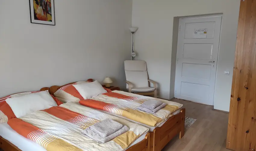 Montana Vend�gh�z Balatonederics - Kedvezm�nyes �r csal�dok r�sz�reak (1 �jt�l)