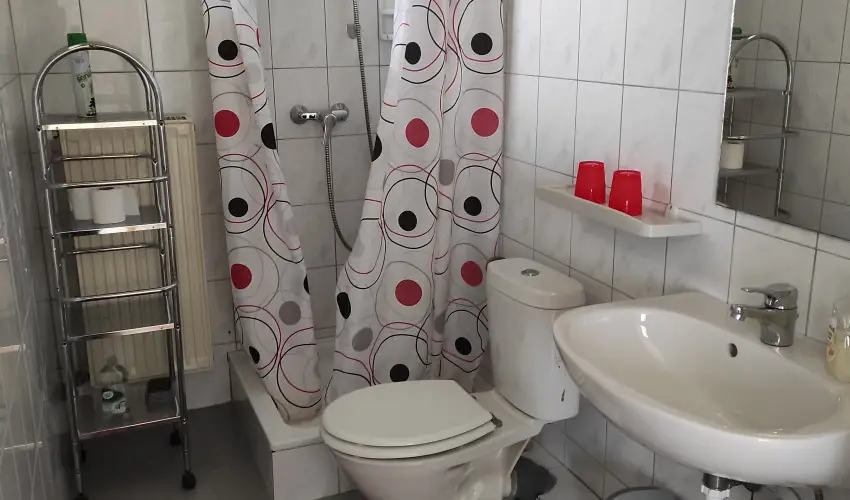 Montana Vend�gh�z Balatonederics - Kedvezm�nyes �r csal�dok r�sz�reak (1 �jt�l)