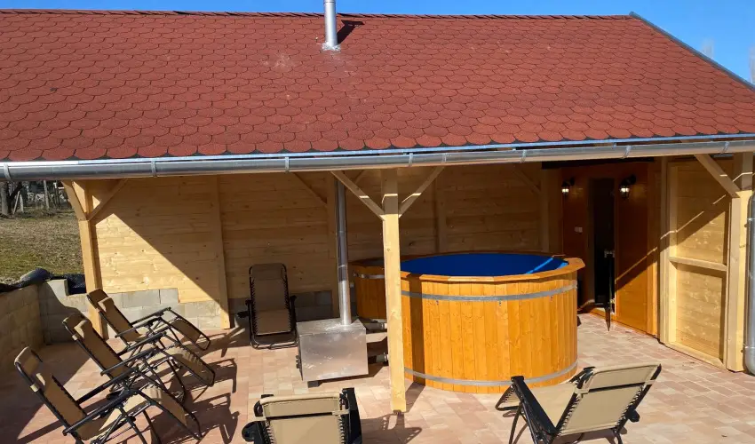 Montana Vend�gh�z Balatonederics - Kedvezm�nyes �r csal�dok r�sz�reak (1 �jt�l)