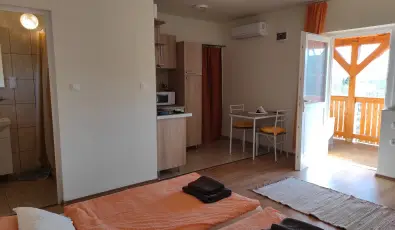 Montana Vend�gh�z Balatonederics