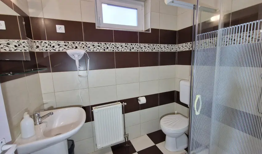 Napsug�r Apartmanh�z Si�fok - Kedvezm�nyes �r csal�dok r�sz�reak (1 �jt�l)