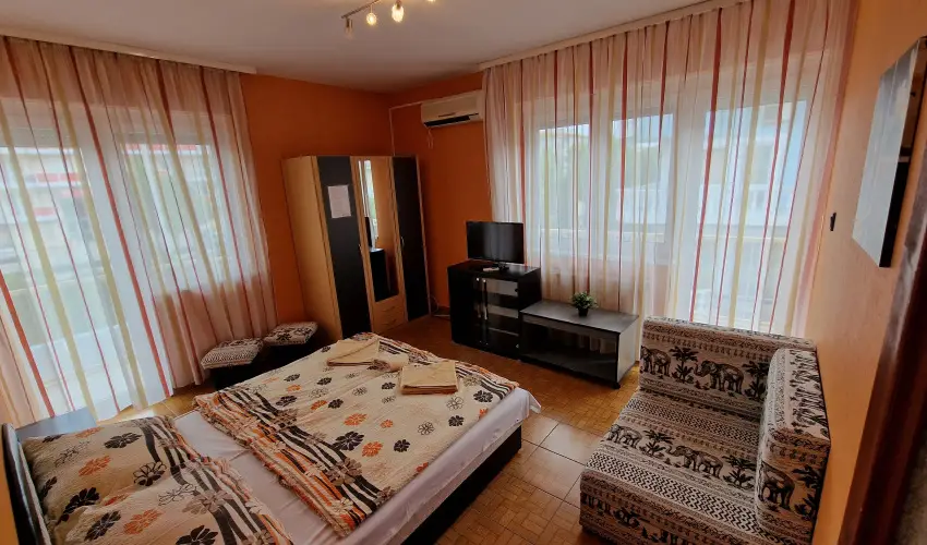 Napsug�r Apartmanh�z Si�fok - Kedvezm�nyes �r csal�dok r�sz�reak (1 �jt�l)