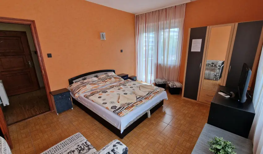 Napsug�r Apartmanh�z Si�fok - Kedvezm�nyes �r csal�dok r�sz�reak (1 �jt�l)