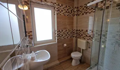 Napsug�r Apartmanh�z Si�fok
