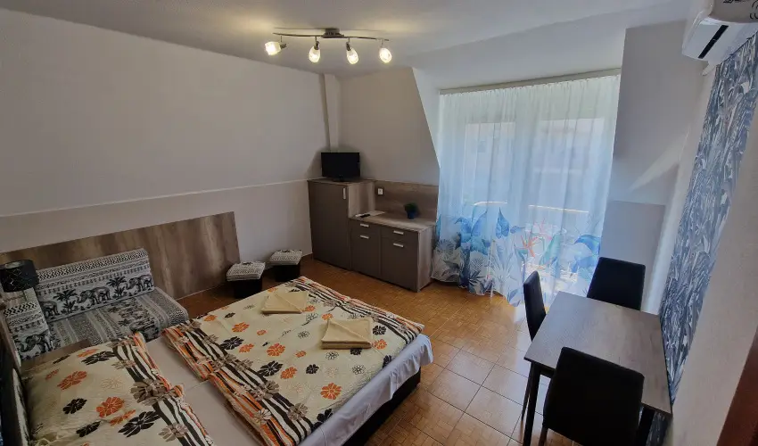 Napsug�r Apartmanh�z Si�fok - Kedvezm�nyes �r csal�dok r�sz�reak (1 �jt�l)
