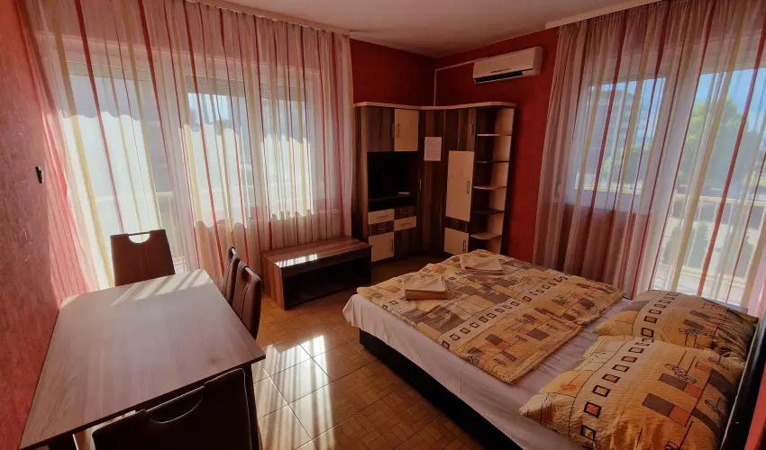 Napsug�r Apartmanh�z Si�fok - Kedvezm�nyes �r csal�dok r�sz�reak (1 �jt�l)