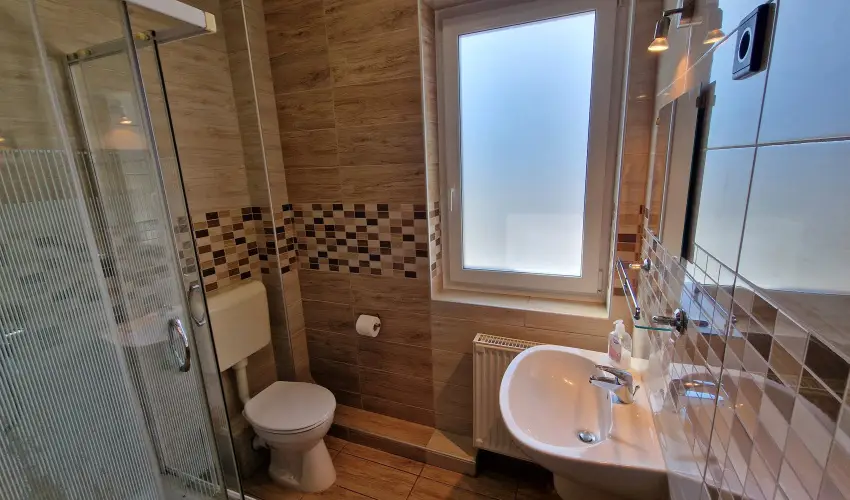 Napsug�r Apartmanh�z Si�fok - Kedvezm�nyes �r csal�dok r�sz�reak (1 �jt�l)