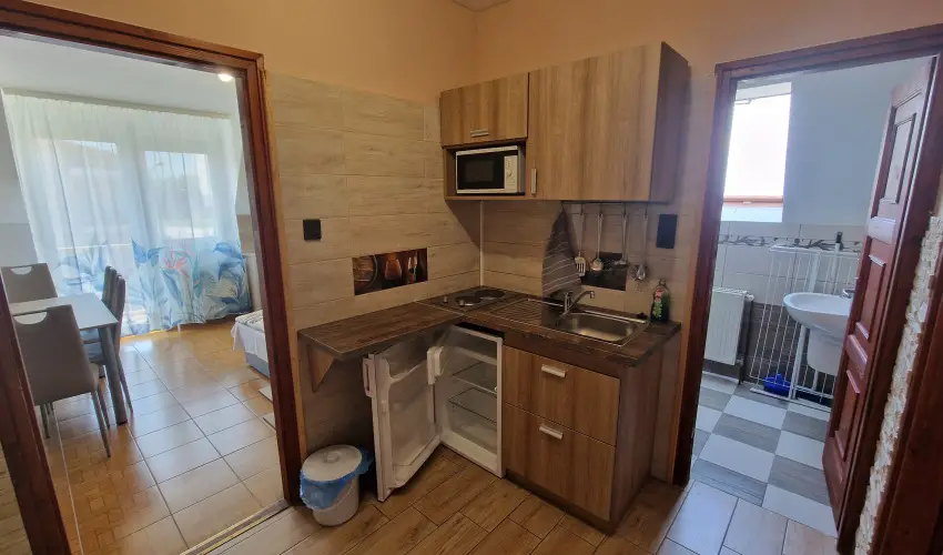Napsug�r Apartmanh�z Si�fok - Kedvezm�nyes �r csal�dok r�sz�reak (1 �jt�l)