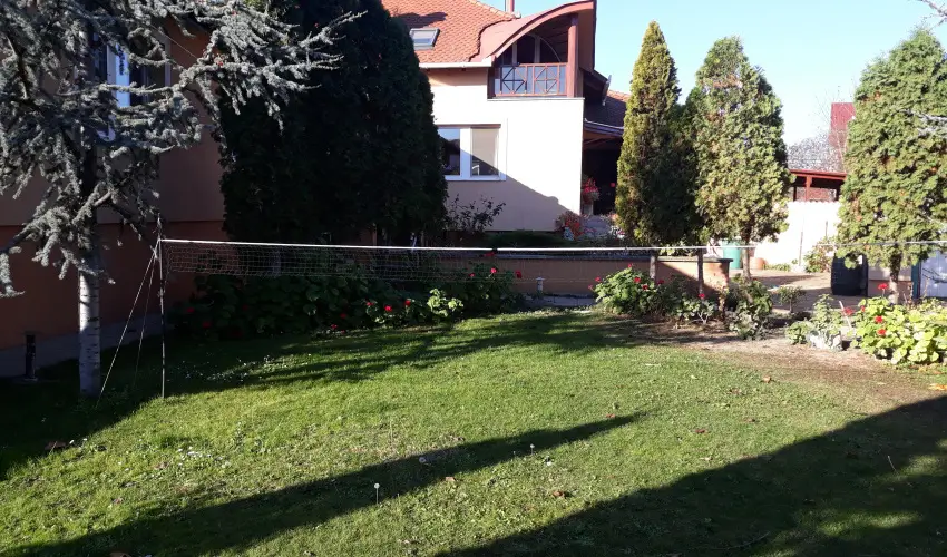 Napsugr Kenzy Lux Apartman Vendghzak Hajdszoboszl - Pihens Hajdszoboszln