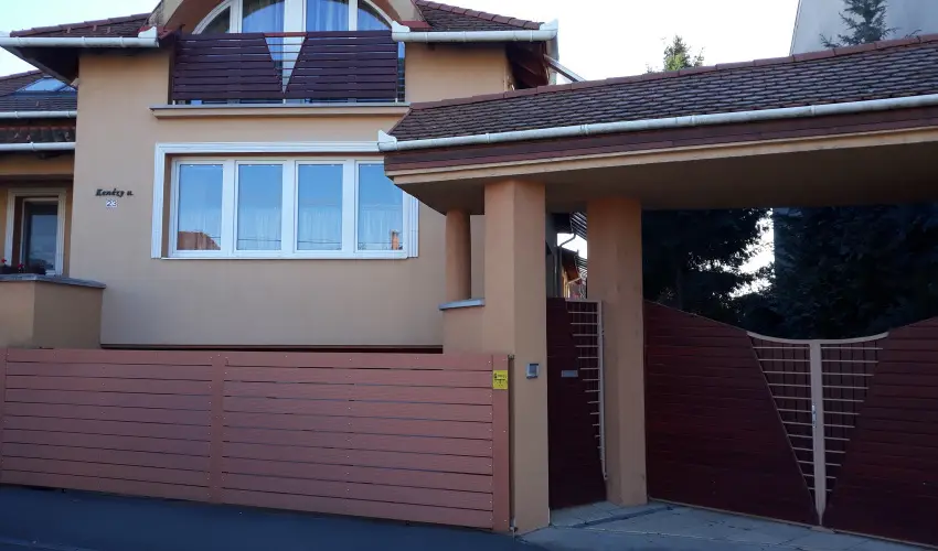 Napsugr Kenzy Lux Apartman Vendghzak Hajdszoboszl - Pihens Hajdszoboszln