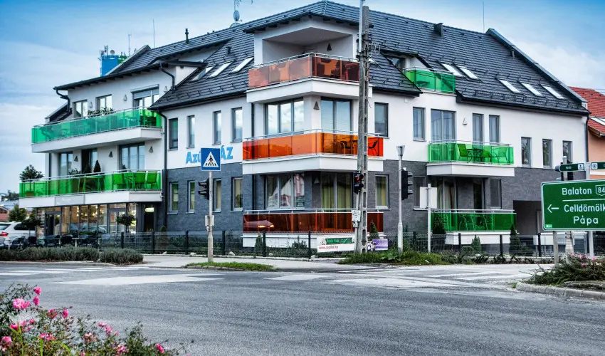 N�meth Apartmanok S�rv�r - Kedvezm�nyes �r csal�dok r�sz�re ell�t�s n�lk�l