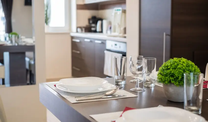 N�meth Apartmanok S�rv�r - Kedvezm�nyes �r csal�dok r�sz�re ell�t�s n�lk�l