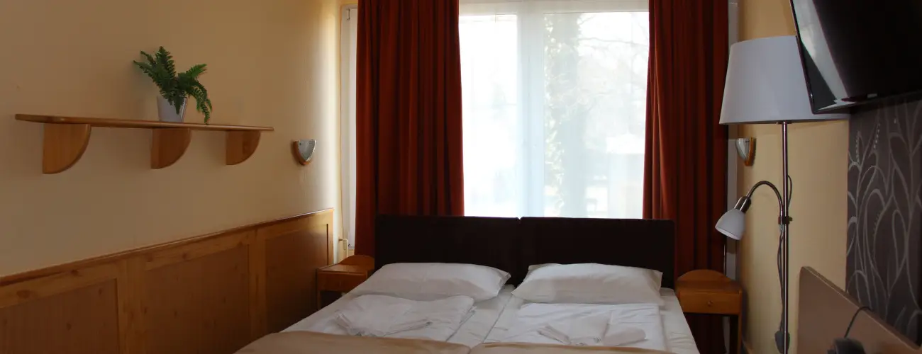 Nereus Park Hotel Balatonalmdi - Kedvezmnyes r csaldok rszreak ellts nlkl (1 jtl)