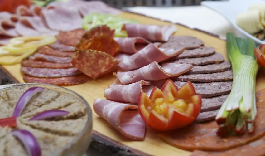 Nyerges Hotel Term�l Monor - Kedvezm�nyes �r csal�dok r�sz�re reggelivel (1 �jt�l)