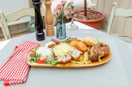 Nyerges Hotel Term�l - Kedvezm�nyes �r csal�dok r�sz�re f�lpanzi�val (1 �jt�l)