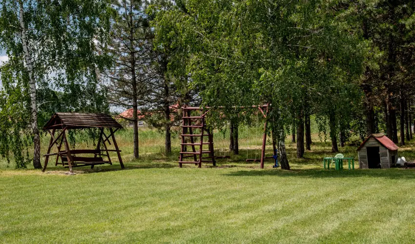 Nyerges Hotel Term�l Monor - Kedvezm�nyes �r csal�dok r�sz�re reggelivel (1 �jt�l)