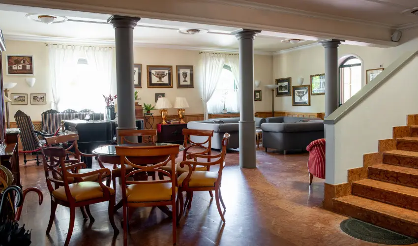 Nyerges Hotel Term�l Monor - Kedvezm�nyes �r csal�dok r�sz�re reggelivel (1 �jt�l)