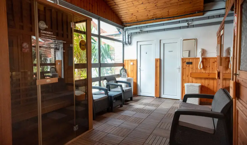 Nyerges Hotel Term�l Monor - Kedvezm�nyes �r csal�dok r�sz�re reggelivel (1 �jt�l)