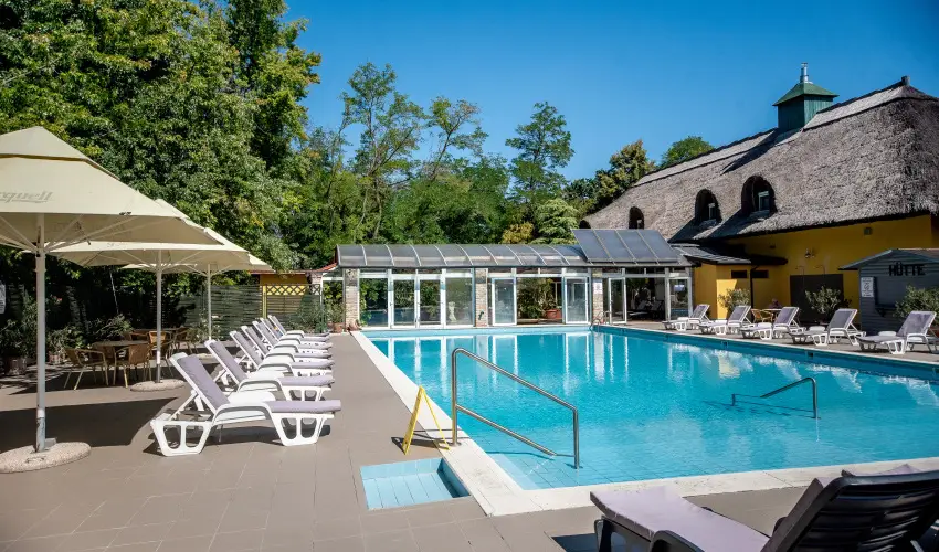 Nyerges Hotel Term�l Monor - Kedvezm�nyes �r csal�dok r�sz�re reggelivel (1 �jt�l)